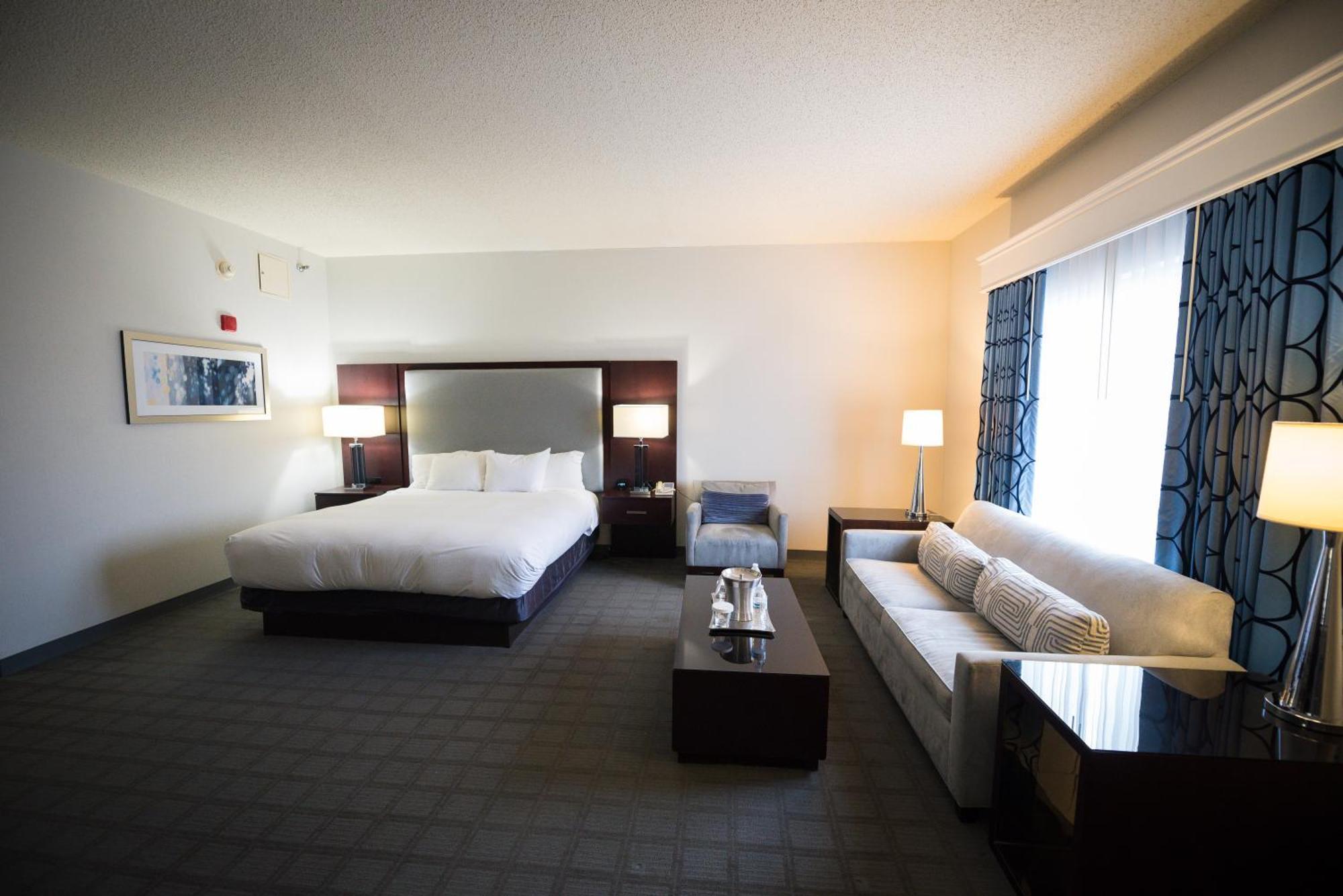 Hilton Scranton & Conference Center Hotel Exterior photo