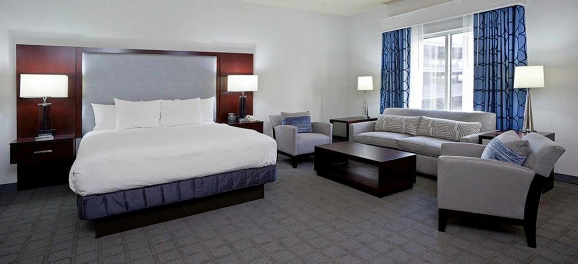 Hilton Scranton & Conference Center Hotel Exterior photo